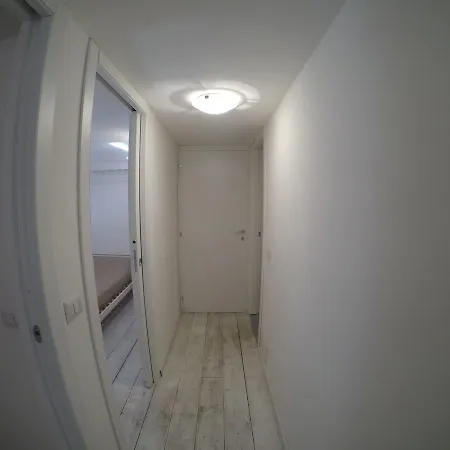 Apartment Deluxe *